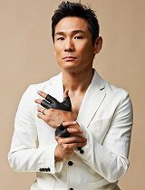 明星八卦-杜德伟与容祖儿大跳劲舞 银色“小内内”要穿到世界各地