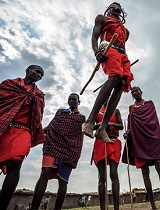 跳得好高！肯尼亚农村惊现战斗民族！