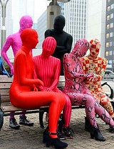 紧身衣—怪异时尚风靡日本